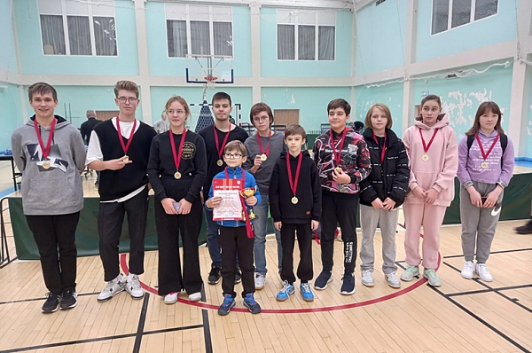 Команда Сосенского центра спорта выиграла отборочные соревнования по настольному теннису 